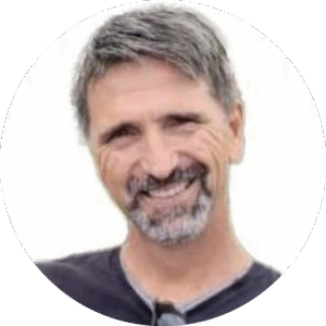 Porträtfoto einer lächelnden Person als Kundenstimme für allegretti consulting